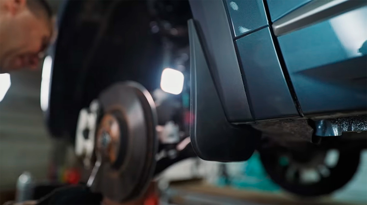 Замена колодок Джили Монжаро