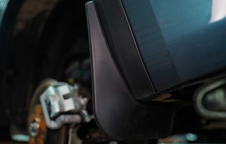 Установка передних брызговиков Geely (Джили)