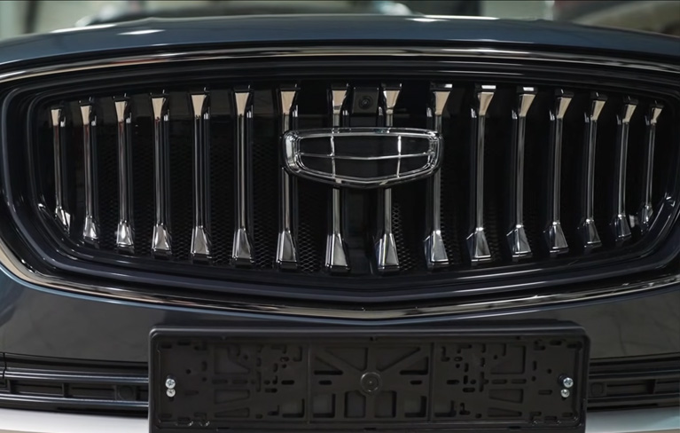 Установка защитных сеток в решетку радиаторов Geely